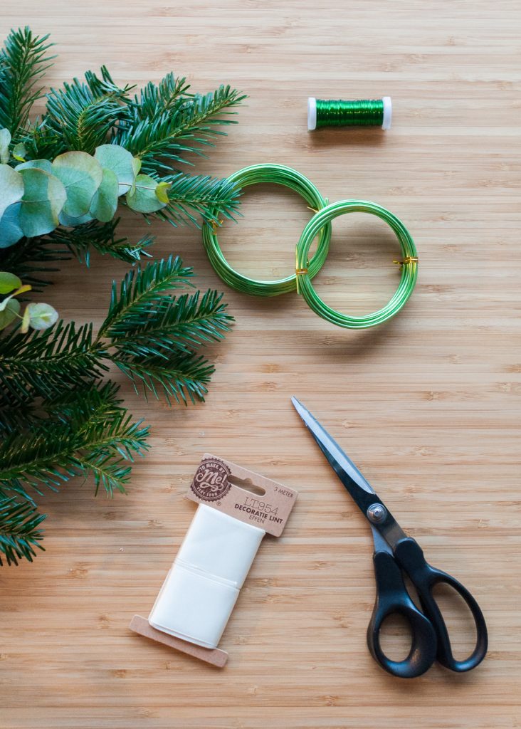 Make Some Holiday Cheer with Minimalist Hanging Wreaths